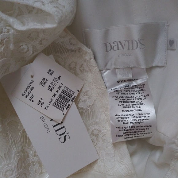 Wedding gown - Picture 2 of 4